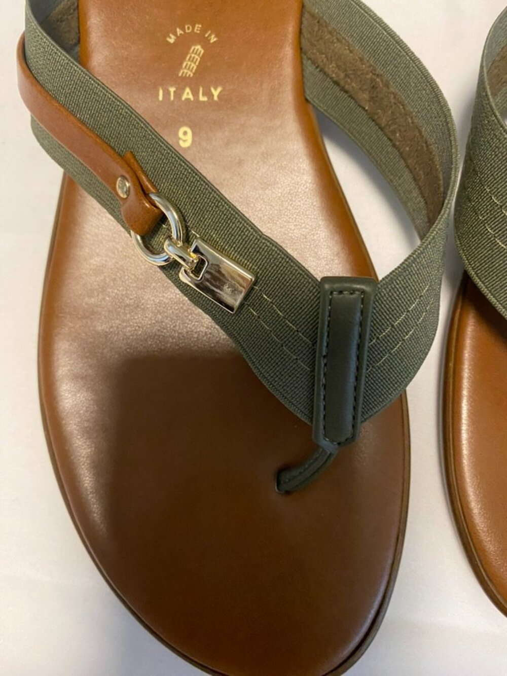 Italian Shoemakers Thong Sandals size 9 - Picture 2 of 4
